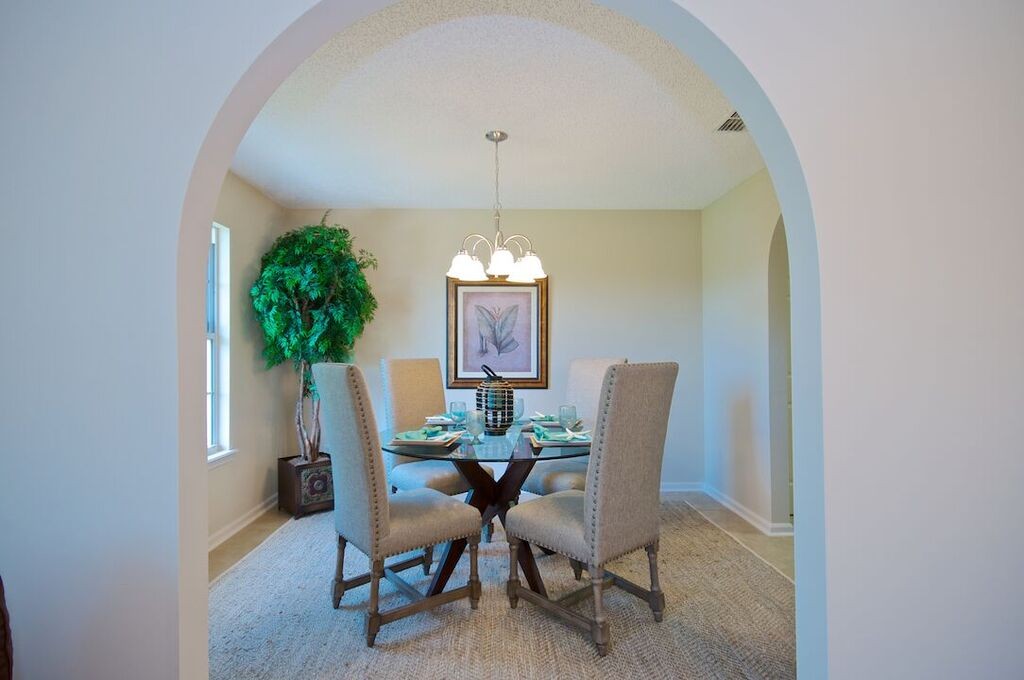 simple solutions dining area