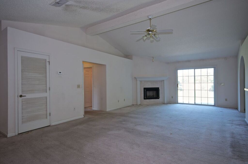 family room before redesign